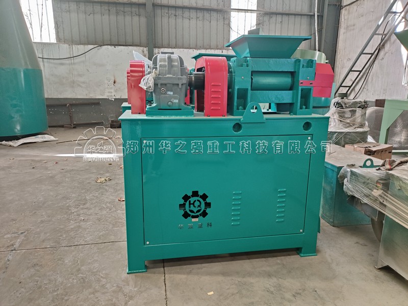 對輥擠壓造粒機.jpg